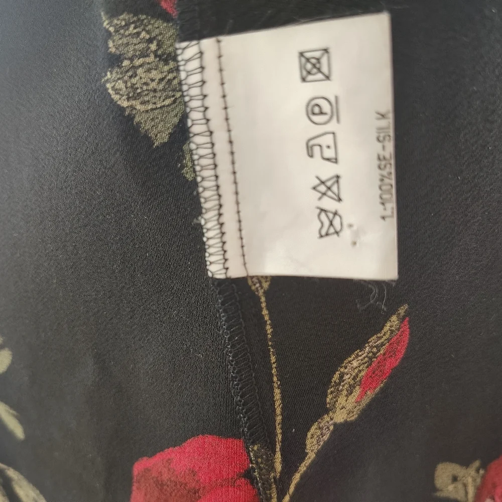 Escada, Roses Blouse - Picture 5 of 5